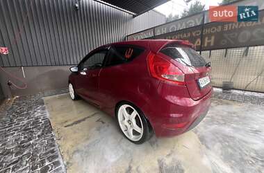 Хетчбек Ford Fiesta 2010 в 