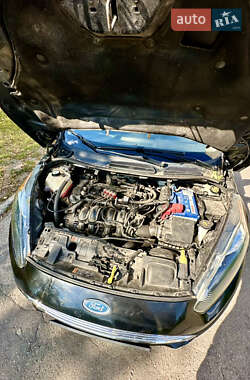 Хэтчбек Ford Fiesta 2014 в 