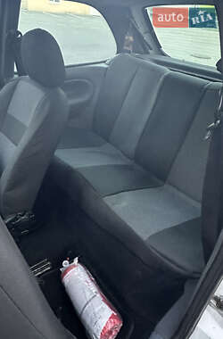Хэтчбек Ford Fiesta 2000 в 