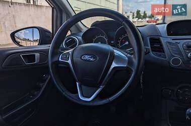 Хэтчбек Ford Fiesta 2013 в 