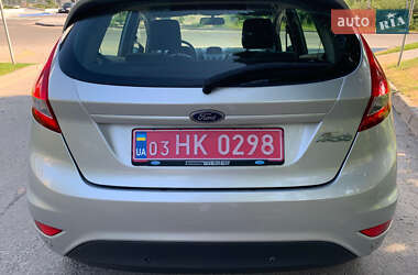 Хэтчбек Ford Fiesta 2010 в 