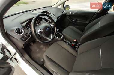 Хэтчбек Ford Fiesta 2013 в 
