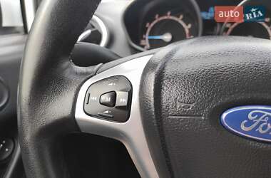 Хэтчбек Ford Fiesta 2013 в 