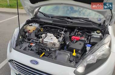 Хэтчбек Ford Fiesta 2013 в 