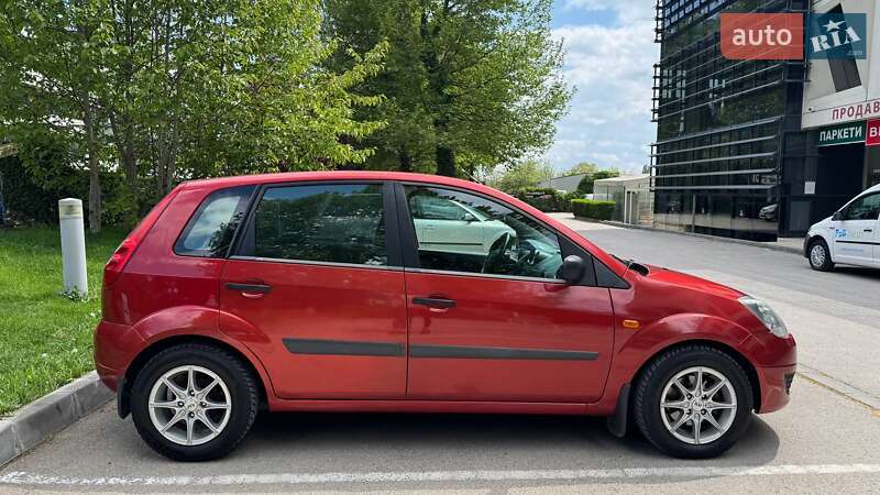 Хэтчбек Ford Fiesta 2006 в Николаеве