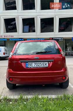 Хэтчбек Ford Fiesta 2006 в 