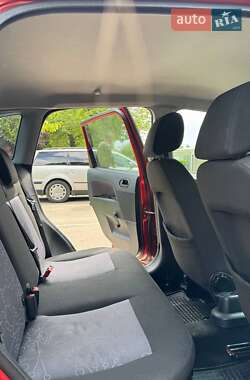Хэтчбек Ford Fiesta 2006 в 