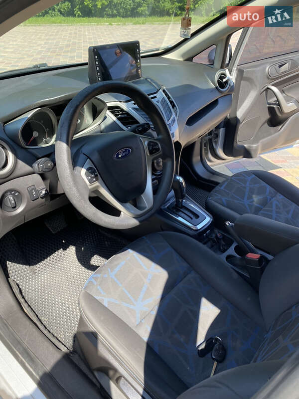 Хэтчбек Ford Fiesta 2011 в Тернополе фото 8 Хэтчбек Ford Fiesta 2011 в Тернополе