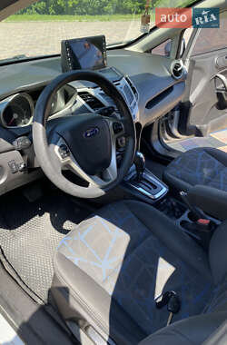 Хэтчбек Ford Fiesta 2011 в 