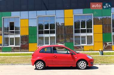 Хетчбек Ford Fiesta 2007 в 