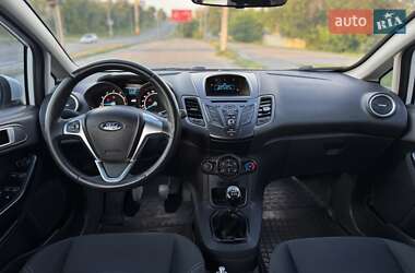 Хэтчбек Ford Fiesta 2016 в 