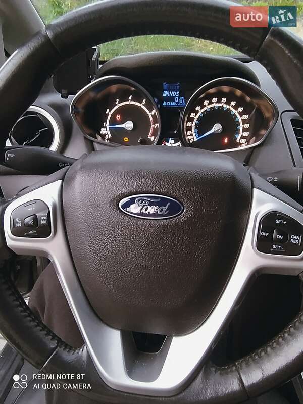 Седан Ford Fiesta 2014 в Хмельницком