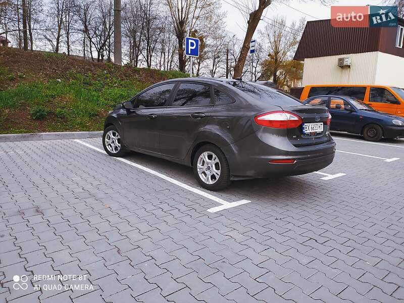 Седан Ford Fiesta 2014 в Хмельницком