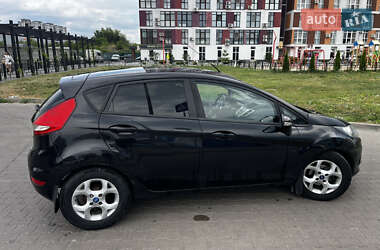 Хэтчбек Ford Fiesta 2011 в 
