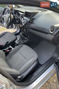 Хэтчбек Ford Fiesta 2018 в 