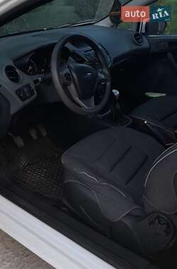 Хэтчбек Ford Fiesta 2010 в 
