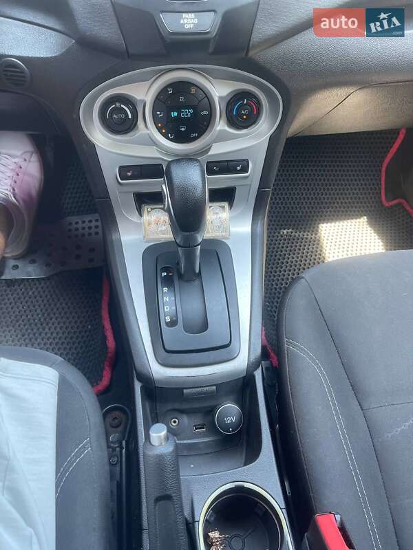 Седан Ford Fiesta 2014 в Одессе