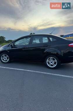 Седан Ford Fiesta 2017 в 