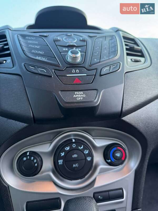 Седан Ford Fiesta 2017 в Хмільнику