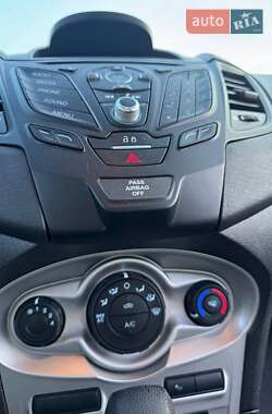 Седан Ford Fiesta 2017 в 