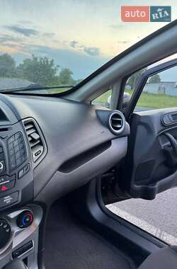 Седан Ford Fiesta 2017 в 
