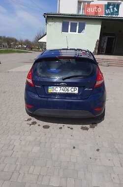 Хэтчбек Ford Fiesta 2012 в 