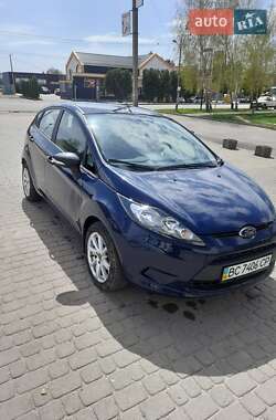 Хэтчбек Ford Fiesta 2012 в 