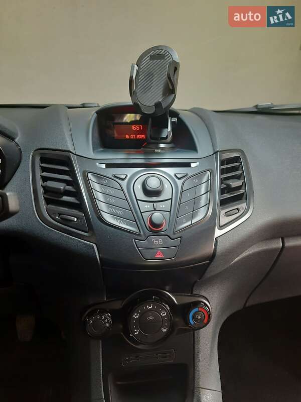 Хэтчбек Ford Fiesta 2012 в Самборе