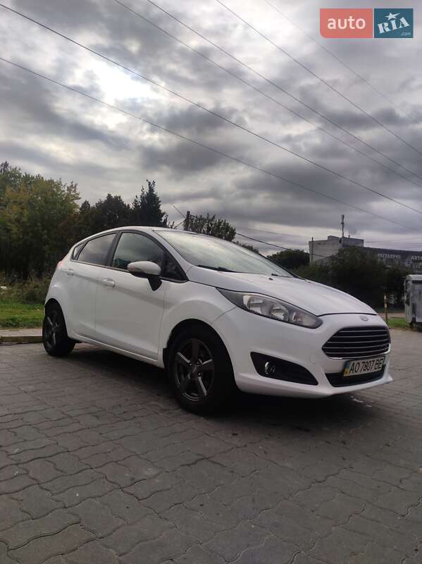 Хэтчбек Ford Fiesta 2013 в Львове