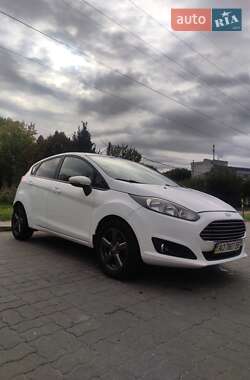 Хэтчбек Ford Fiesta 2013 в 