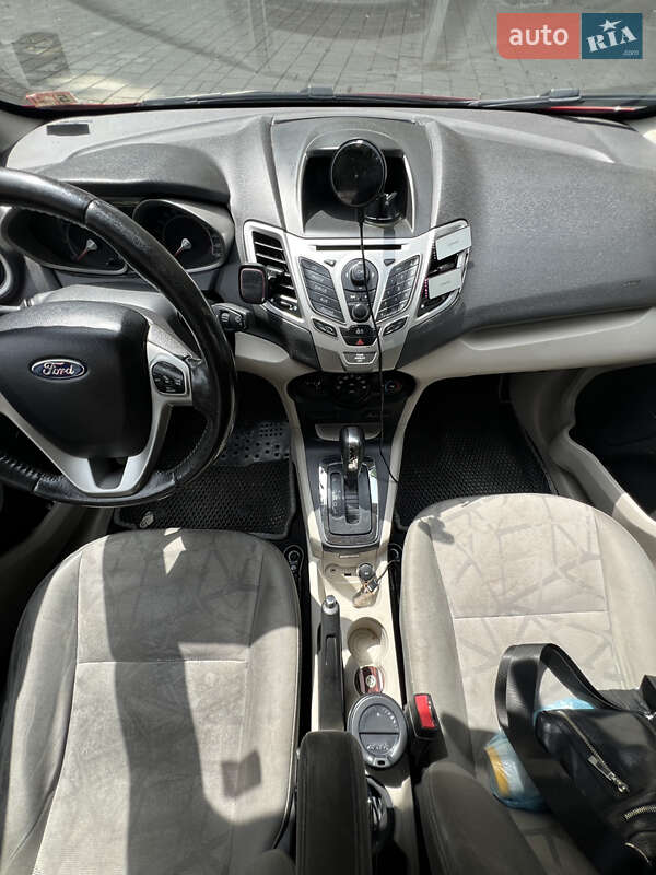 Седан Ford Fiesta 2012 в Львове