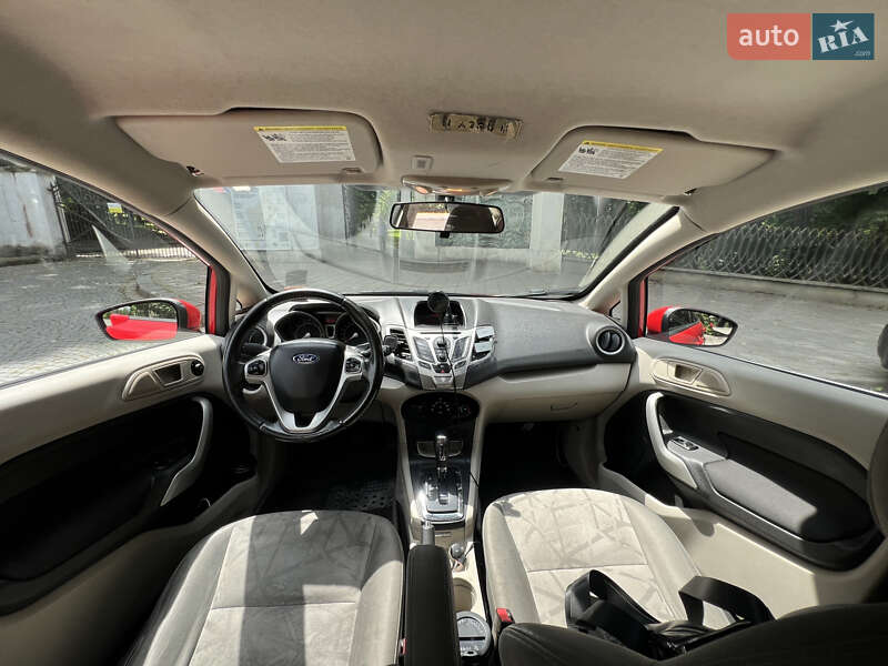 Седан Ford Fiesta 2012 в Львове