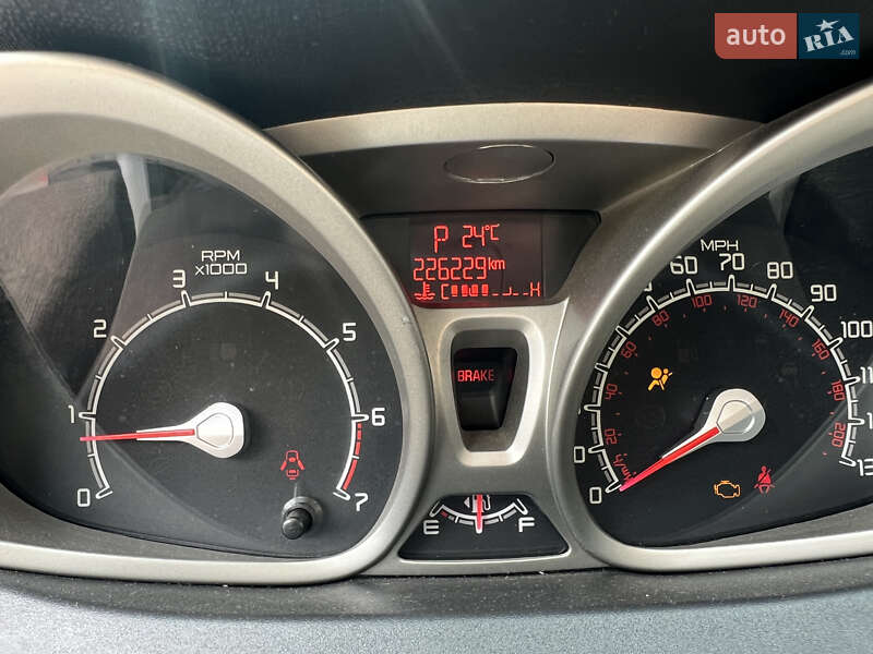 Седан Ford Fiesta 2012 в Львове