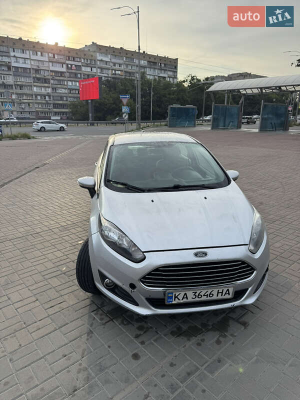 Седан Ford Fiesta 2014 в Киеве