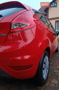 Хэтчбек Ford Fiesta 2010 в 