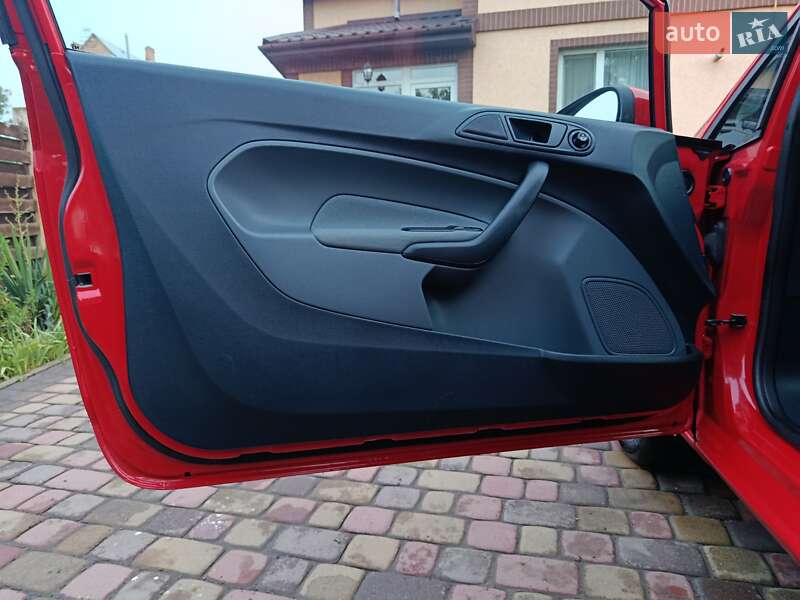 Хэтчбек Ford Fiesta 2010 в Хмельницком