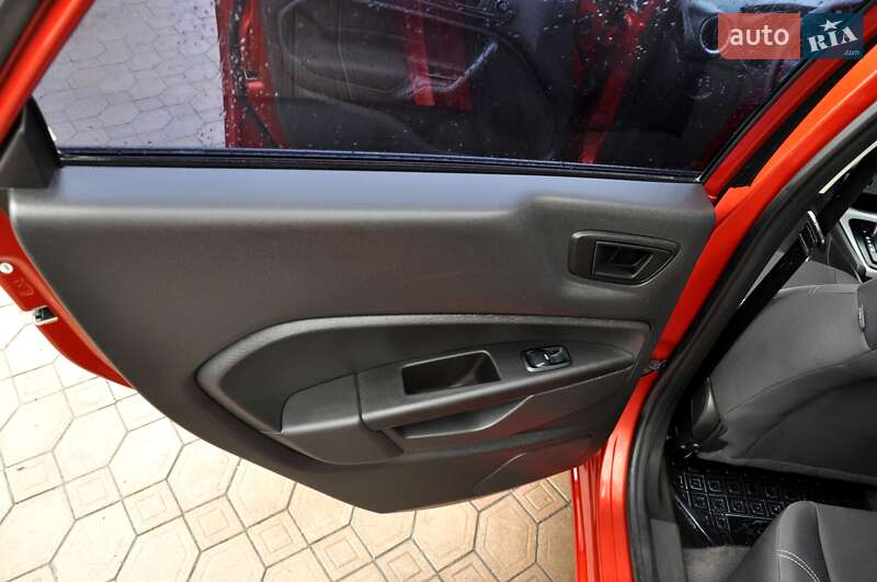 Седан Ford Fiesta 2018 в Львові