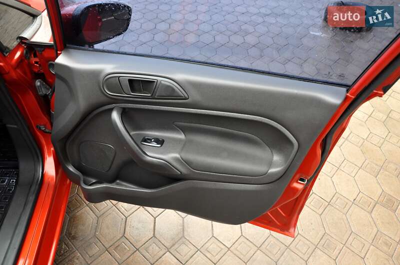 Седан Ford Fiesta 2018 в Львові