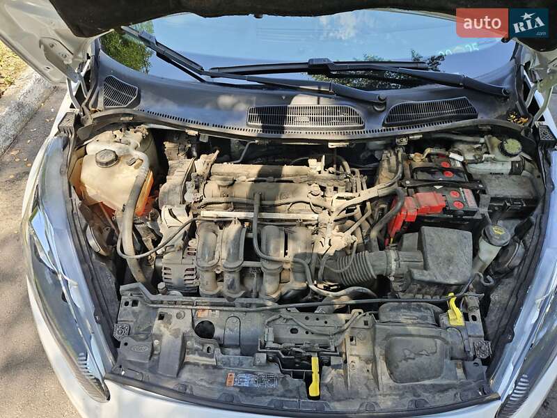 Седан Ford Fiesta 2016 в Запорожье