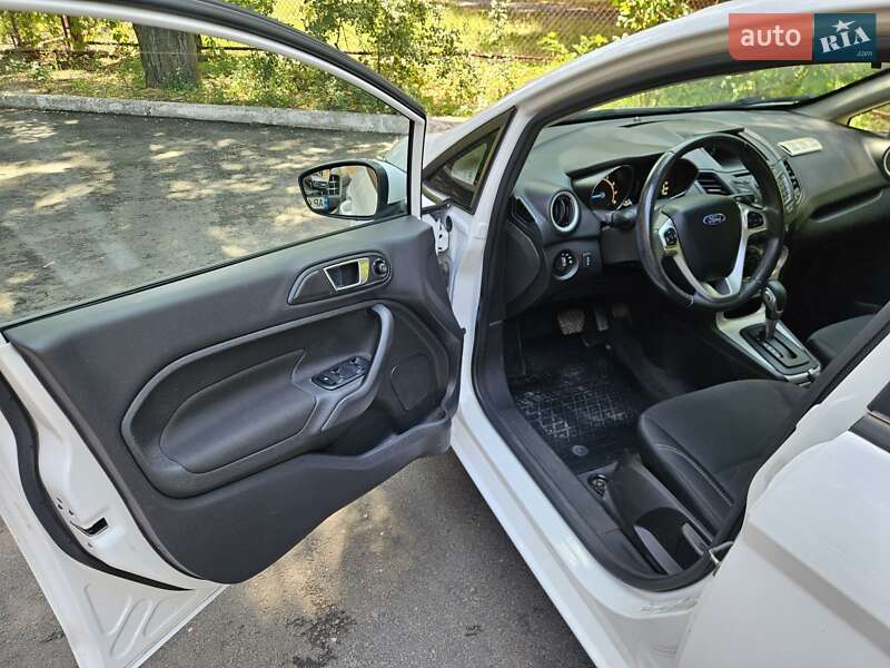 Седан Ford Fiesta 2016 в Запорожье