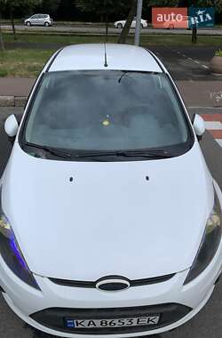 Хэтчбек Ford Fiesta 2009 в 