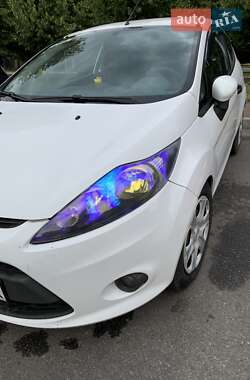 Хэтчбек Ford Fiesta 2009 в 