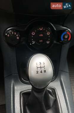 Хэтчбек Ford Fiesta 2009 в 