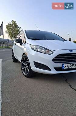 Хэтчбек Ford Fiesta 2013 в 