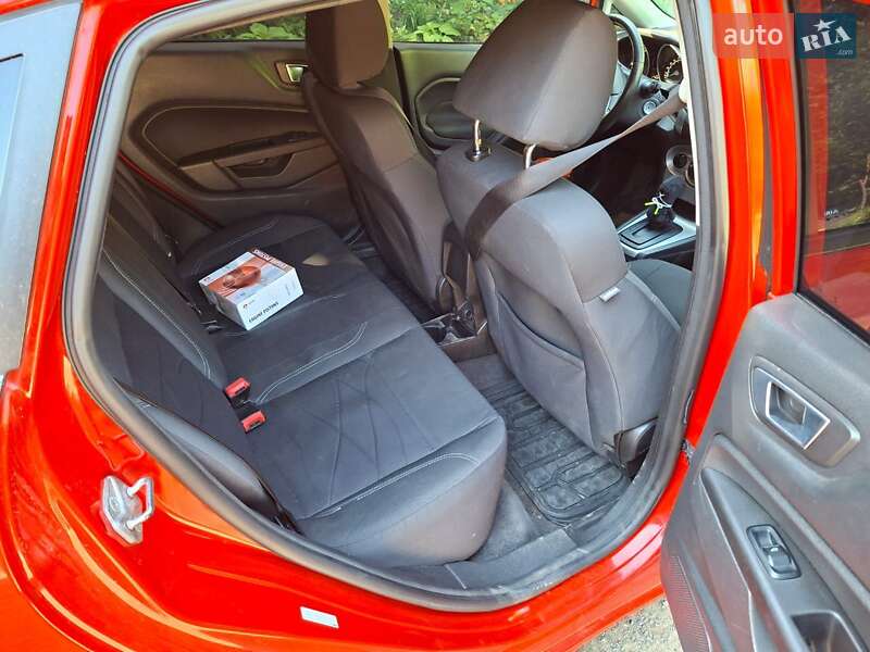 Хэтчбек Ford Fiesta 2013 в Кривом Роге
