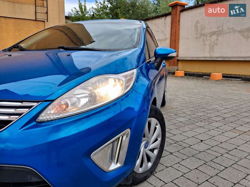 Седан Ford Fiesta 2011 в Коломиї