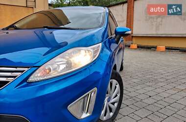 Седан Ford Fiesta 2011 в 
