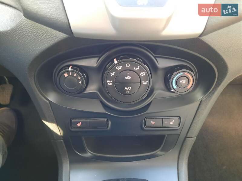 Седан Ford Fiesta 2011 в Коломиї