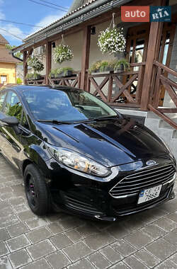 Хэтчбек Ford Fiesta 2015 в 