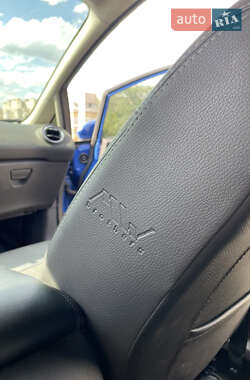 Хэтчбек Ford Fiesta 2013 в 